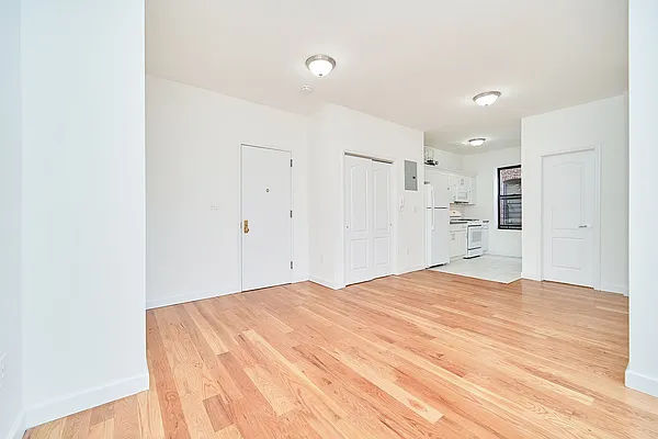 Rented by Living New York | media 13