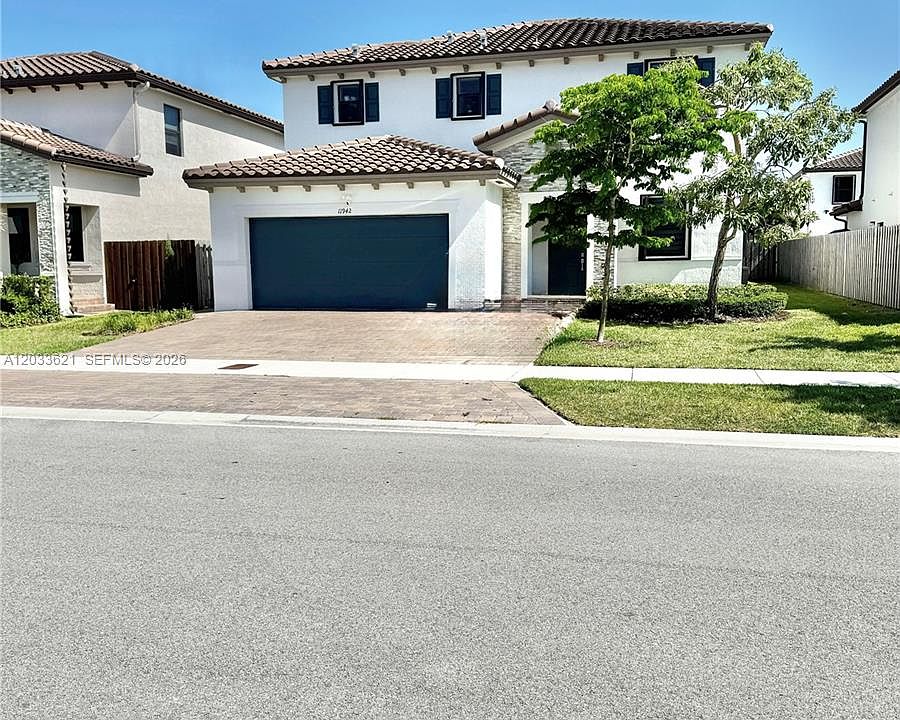 1st image of 11942 SW 243rd St