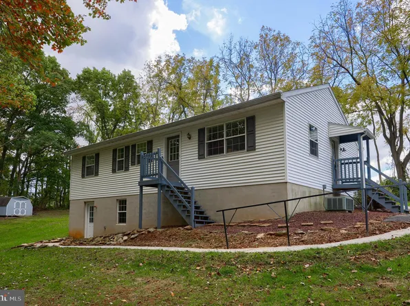 1065 Gebhart Rd, Windsor, PA 17366