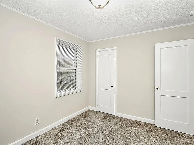 2300 Vanderbilt Rd — Photo 8