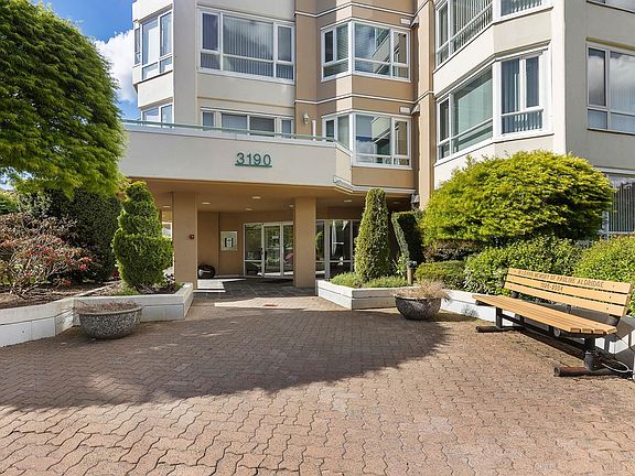 3rd image of 3190 Gladwin Rd #703