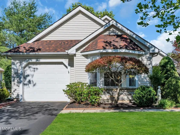 7 Skylark Lane, Lakewood, NJ 08701