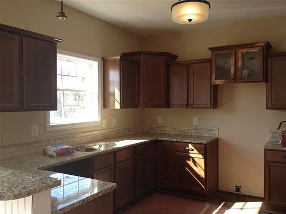 2nd image of 3720 Saint Andrews Walk