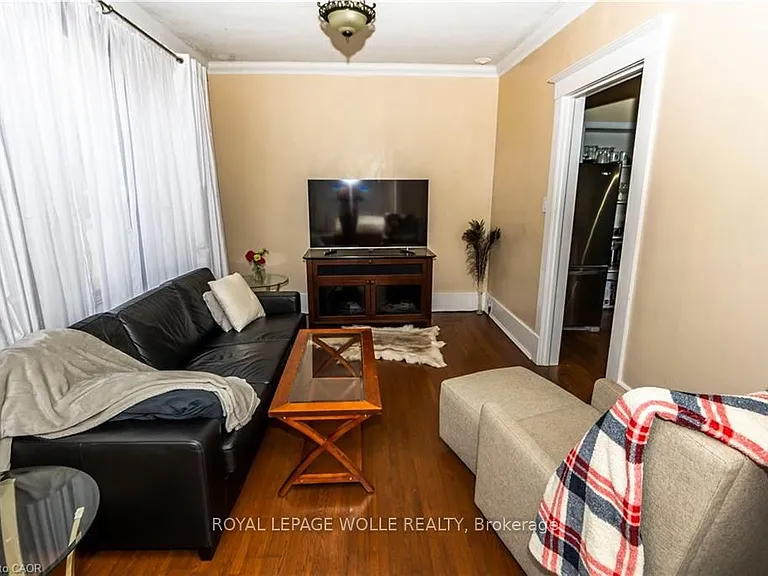 408 Wellington St N #2 — Photo 2