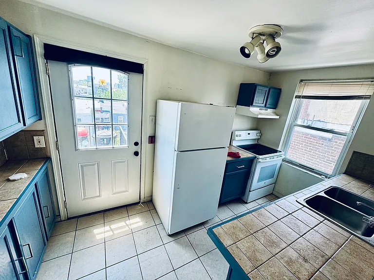 Large kitchen with open concept