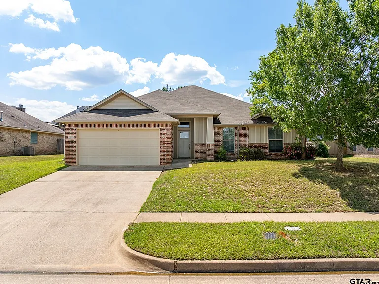 7343 Rockpoint Ln — Photo 1