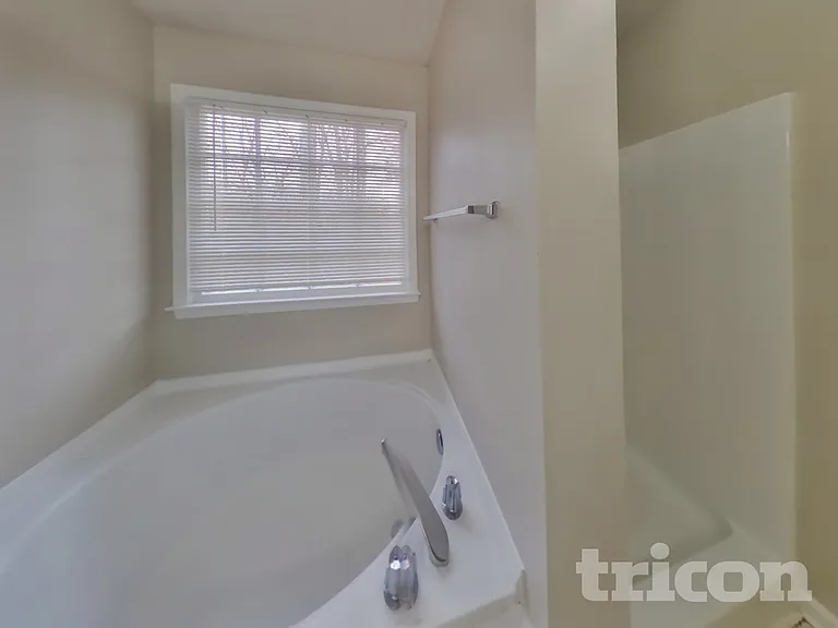 3746 Windy Hill Dr SE — Photo 9