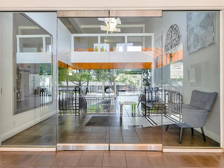 The Luxe Apartments — Photo 25