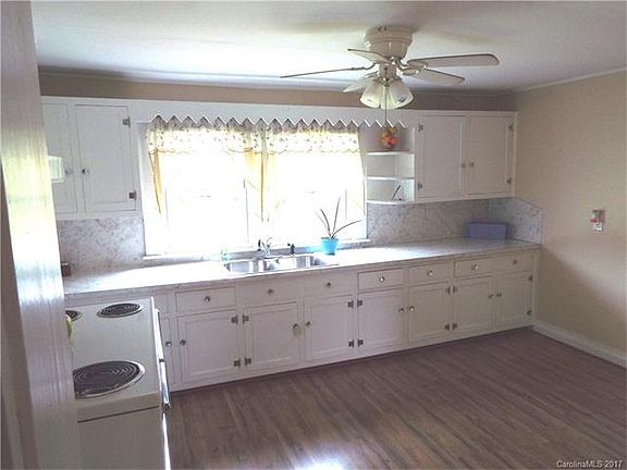 3rd image of 335 Highland Dr