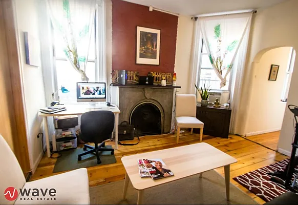 Rented by Wave Real Estate Group | media 30