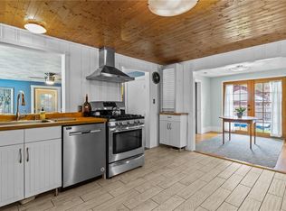 26 Spruce Dr, Scituate, RI 02831