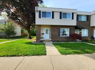 509 Estrada Dr, Belleville, MI 48111