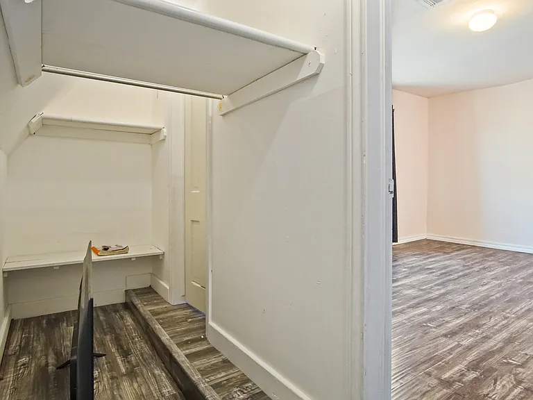 1424 NW 33rd St #A — Photo 5