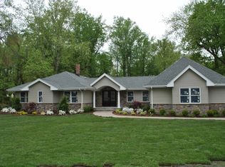 201 Orangeburgh Rd, Old Tappan, NJ 07675