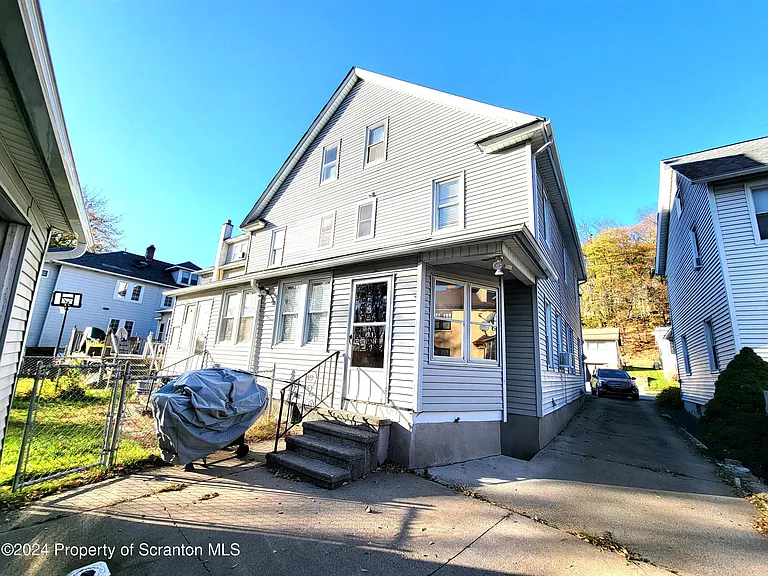 2122 N Main Ave — Photo 12