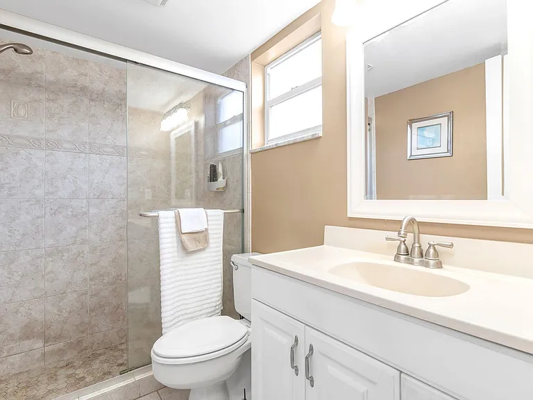 502 Oak Ter — Photo 10