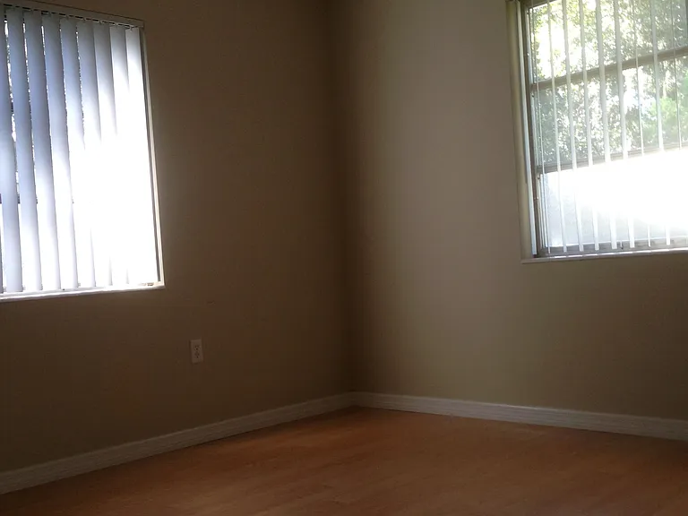 2462 Hyde Park St — Photo 22