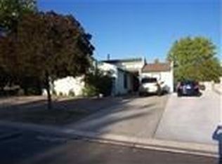 886 Chuckwagon Rd SE, Rio Rancho, NM 87124