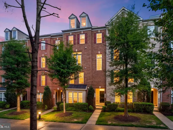 2254 Margraf Cir, Woodbridge, VA 22191