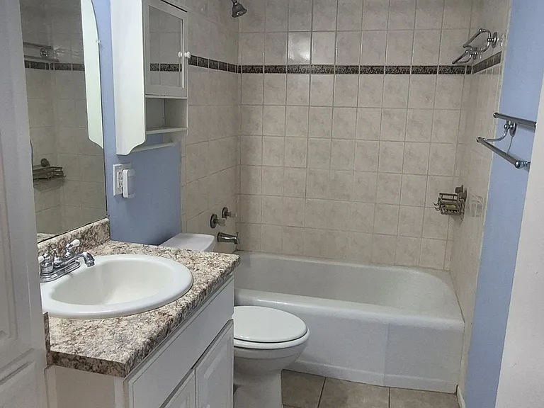 2485 Baylor Ave — Photo 12
