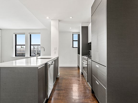 4th image of 666 W End Ave APT 16GJ