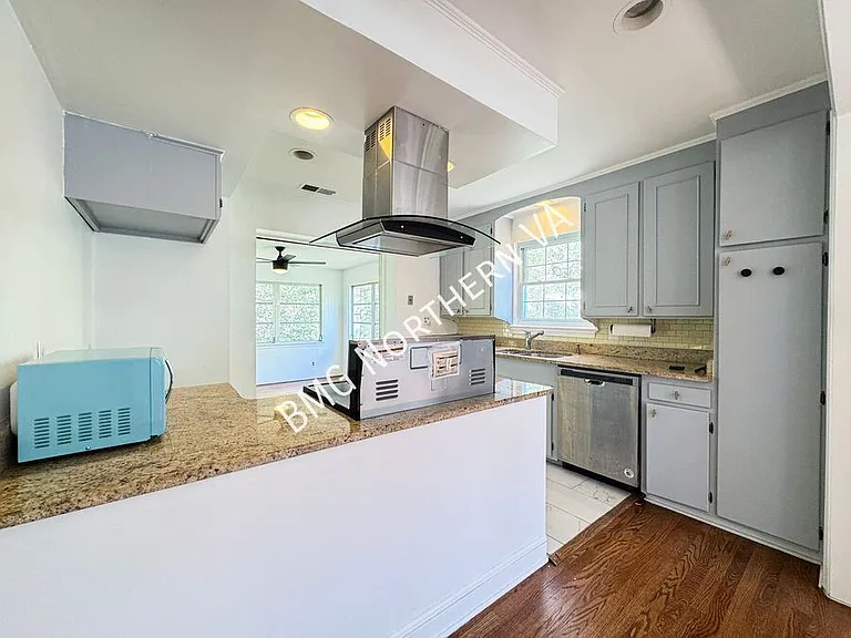 6600 Braddock Rd — Photo 9