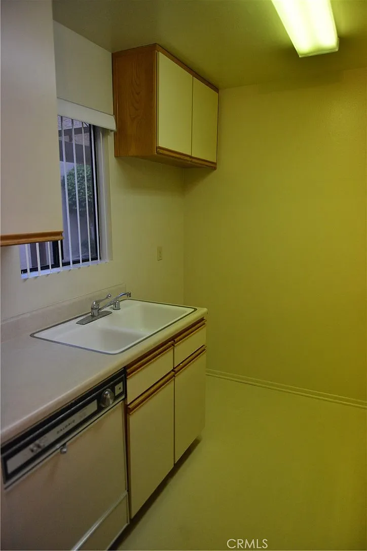2 bed, 1100 sqft, $2,750 — Photo 3