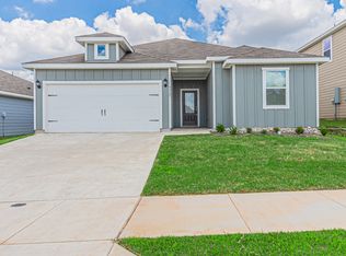 9925 Voyager Ln, Fort Worth, TX 76131