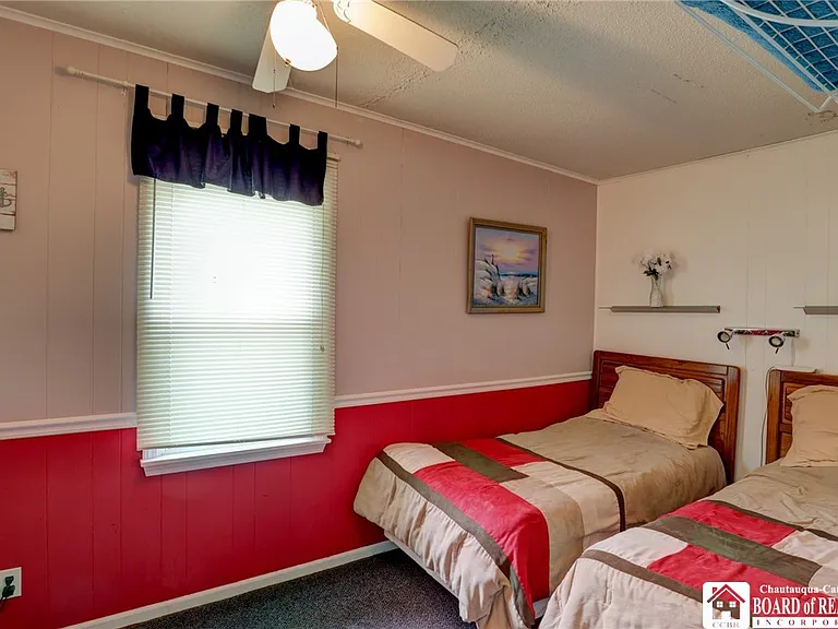 2372 Lakeside Dr — Photo 17