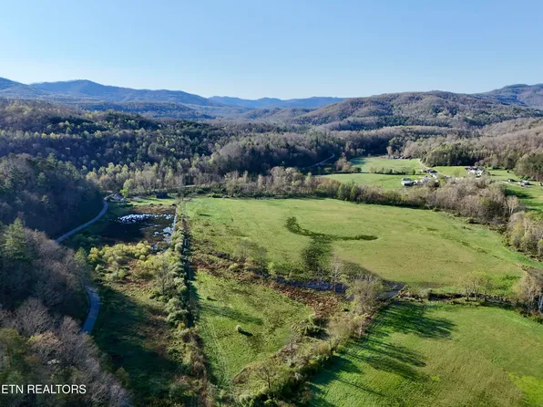 5640 Brimstone Rd, Robbins, TN 37852