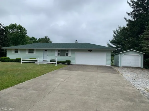 6748 Akron Ave NW, Canal Fulton, OH 44614