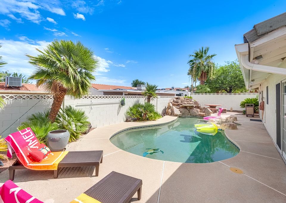 1st image of 340 Palo Verde Dr