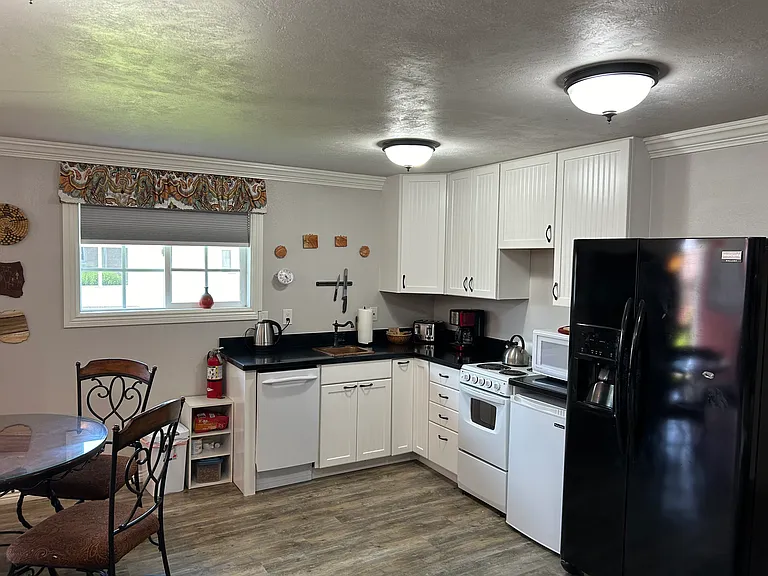 W Kane Dr — Photo 9