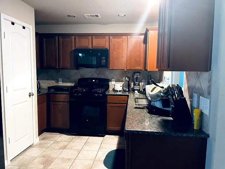 5950 Nodaway Creek Ct — Photo 16