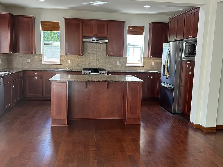 630 Kitsap Ave NE — Photo 4