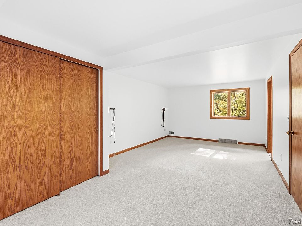 800 Carlson Dr, photo 22