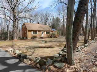 526 Black Brook Rd, Goffstown, NH 03045