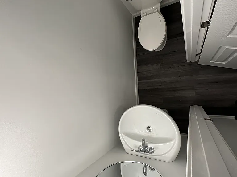 923 Four Seasons Blvd — Photo 1