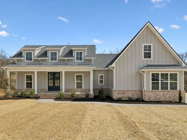 300 Thoroughbred Ln, Hartsville, TN 37074
