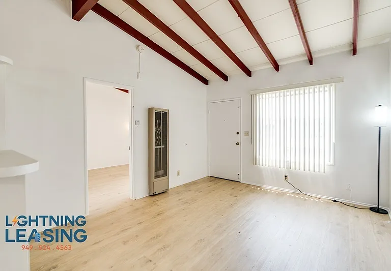 7910 Willis Ave #4 — Photo 8