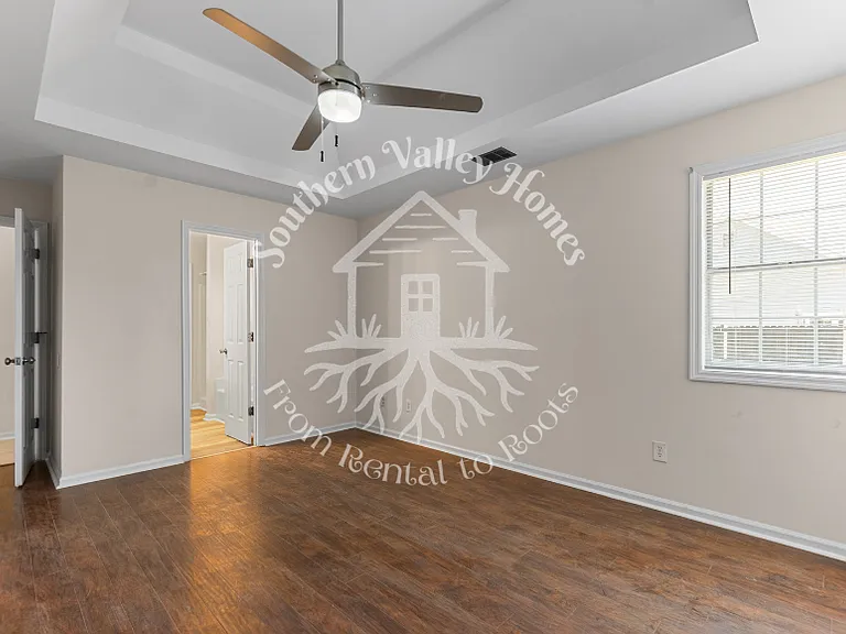 102 Duxbury Ct — Photo 16