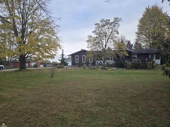 10441 Brandon Rd, Avoca, MI 48006
