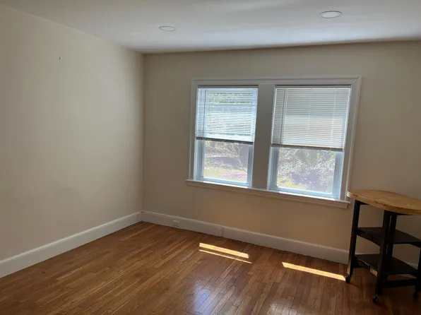 24 Oak Knl, Arlington, MA 02476