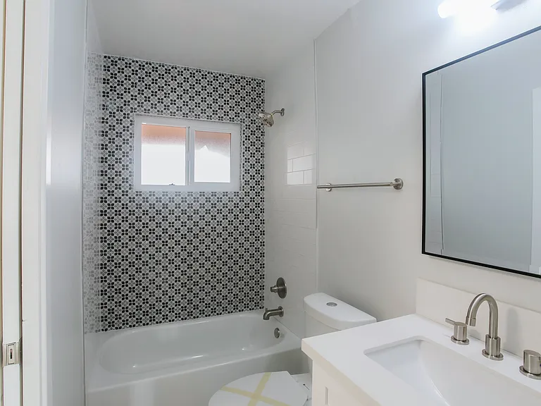 4205 Noyes St #9 — Photo 8