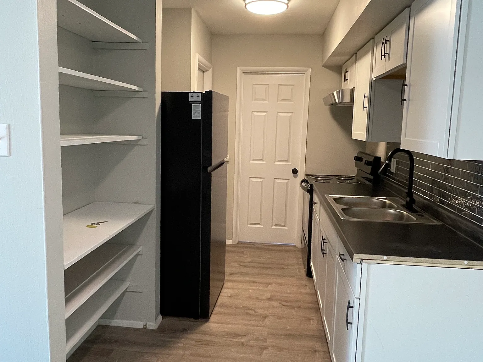 1 bed, $700 — Photo 3