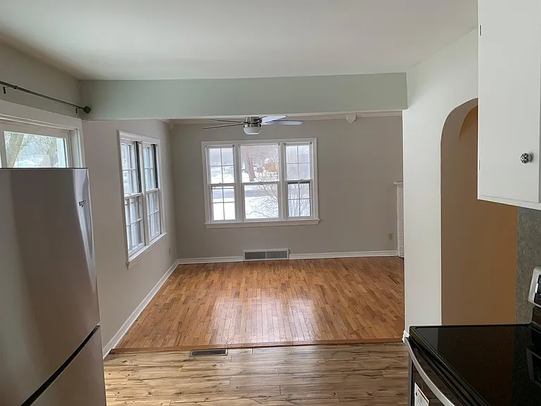 310 W Delaware Ave — Photo 8