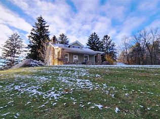 5025 N Hickory Ridge Rd, Highland, MI 48357