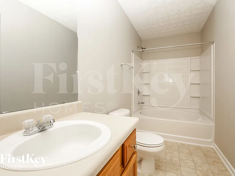 304 Hickory Creek Ln — Photo 15