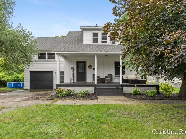 403 E Cass St, Greenville, MI 48838