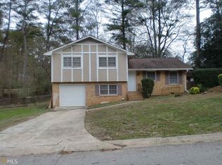 20 Victoria Dr, Ellenwood, GA 30294